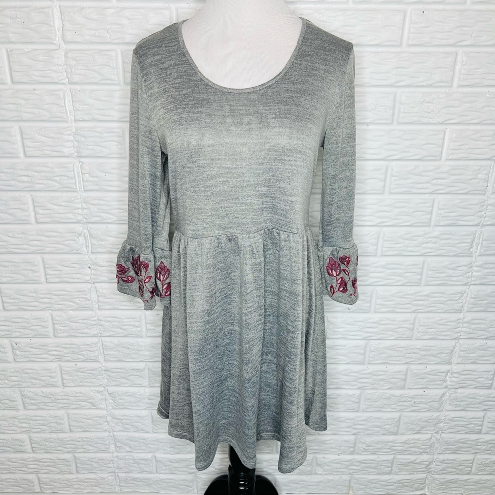 ALYA Heather Gray Floral Embroidered Bell Sleeve Dress Size L